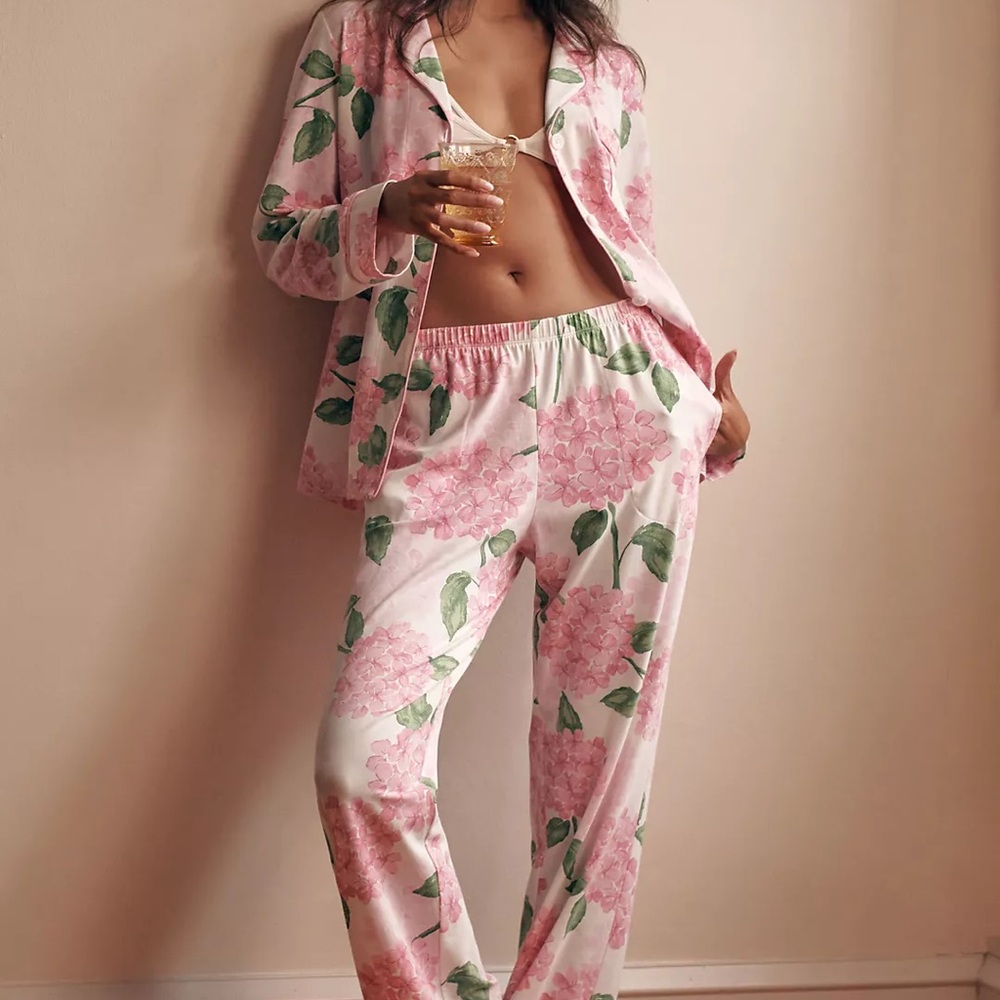 ISO - BeadHead Pajamas PJs Pink Hydrangea Pajama Set in XS